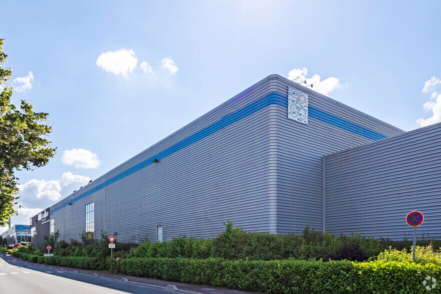 Flex dans Taverny à louer - Photo du bâtiment - Image 2 de 2