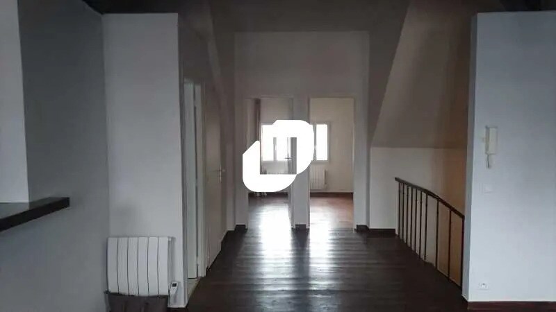 Office in Poissy for lease - Interior Photo - Image 3 of 8