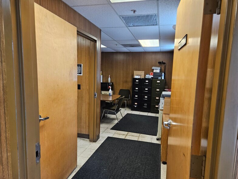 68 Harrison St, Gloversville, NY à vendre - Photo du bâtiment - Image 3 de 5