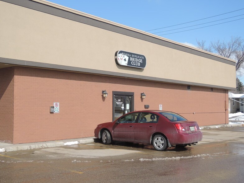 303-350 Albert St, Regina, SK à louer - Photo du bâtiment - Image 3 de 4