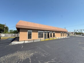4521 S Staples St, Corpus Christi, TX for lease Interior Photo- Image 1 of 7