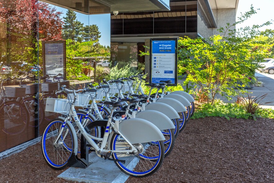 120 Stony Point Rd, Santa Rosa, CA à louer - Photo du bâtiment - Image 3 de 16