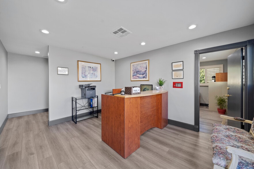 1202 Hunter Ave, Santa Ana, CA for sale - Building Photo - Image 2 of 10