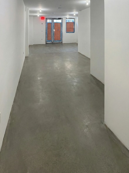 755 Washington Ave, Brooklyn, NY for lease - Building Photo - Image 2 of 6