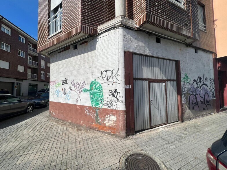 Retail in Ponferrada, León for sale - Building Photo - Image 1 of 3