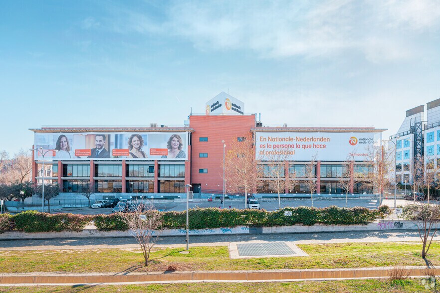 Avenida de Bruselas, 16, Alcobendas, Madrid à louer - Photo du bâtiment - Image 3 de 4