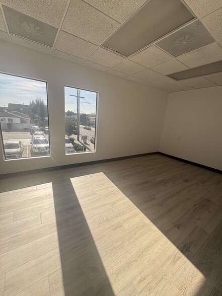 12100 Imperial Hwy, Norwalk, CA à louer - Photo du bâtiment - Image 3 de 28