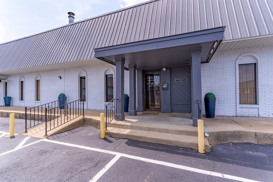 2816 Veach Rd, Owensboro, KY à vendre - Photo du bâtiment - Image 1 de 8