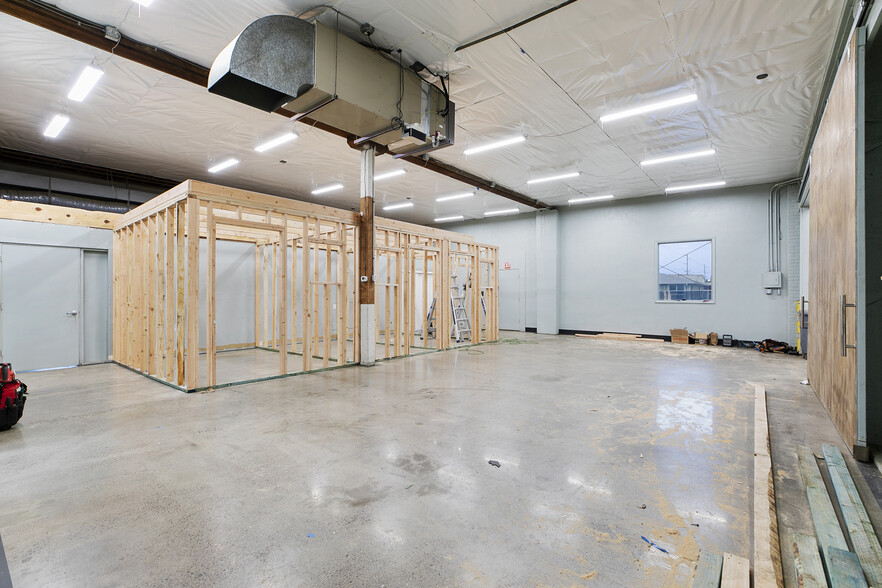 593 SE 1st Ave, Canby, OR for lease - Interior Photo - Image 3 of 40