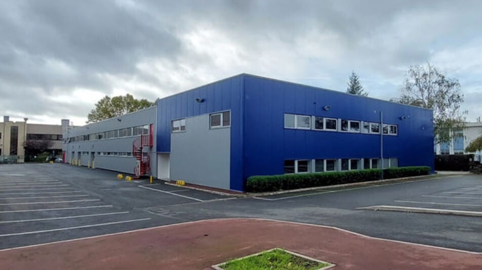 Flex in Bezons for lease - Primary Photo - Image 1 of 3