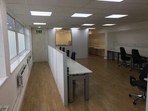 32 Leighton Rd, Londres à louer Photo intérieure- Image 2 de 2