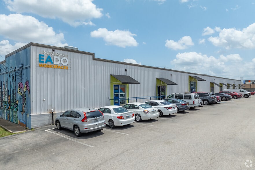 3420 Rusk St, Houston, TX for lease - Building Photo - Image 1 of 22