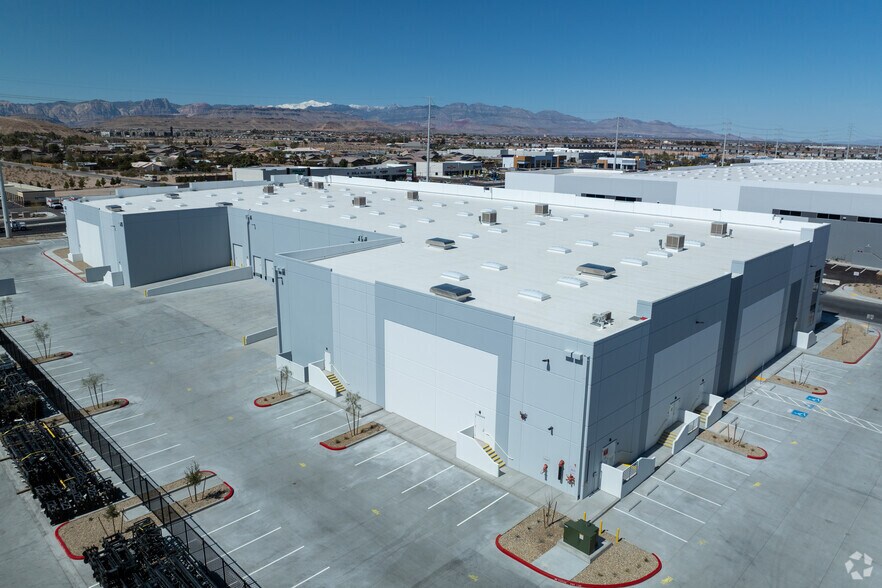 9530 S Rainbow Blvd, Las Vegas, NV à vendre - Photo du bâtiment - Image 3 de 4