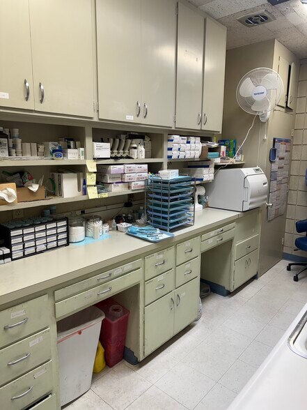 2051 N Fresno St, Fresno, CA à vendre - Photo du bâtiment - Image 3 de 6