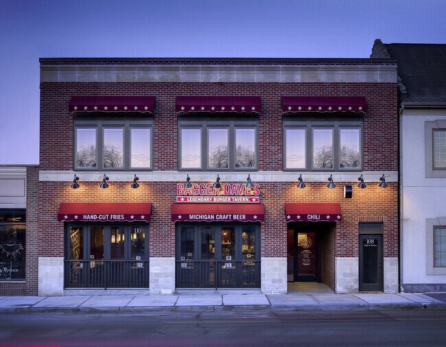 More details for 108-110 E Grand River Ave, Brighton, MI - Retail for Lease