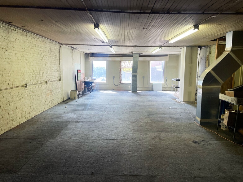 207 W Third St, Winston-Salem, NC for lease - Building Photo - Image 3 of 4