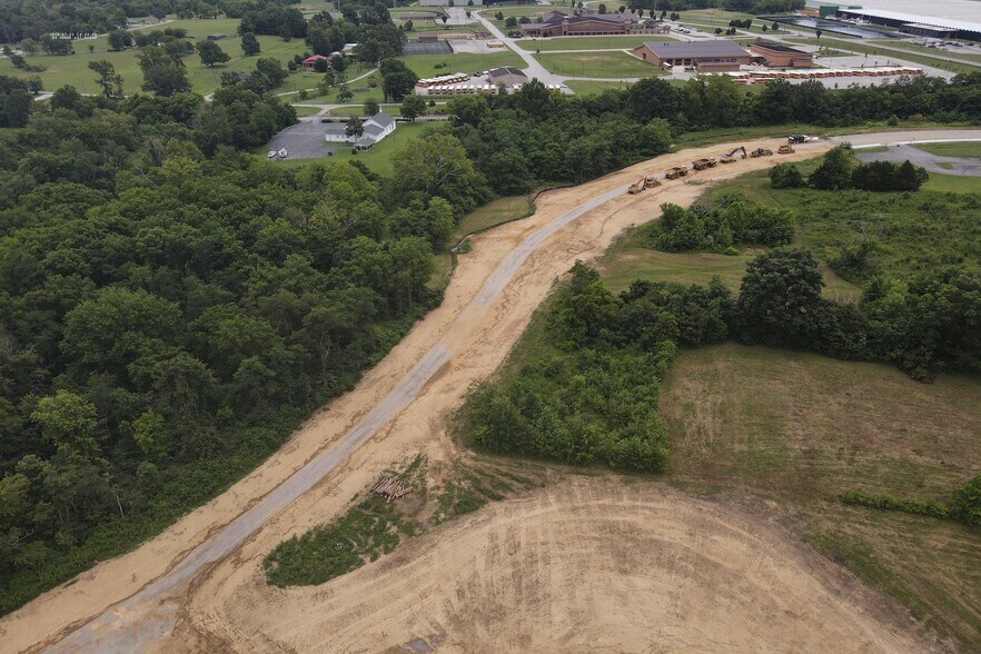 1250 Mayde Rd, Berea, KY à vendre - Photo du bâtiment - Image 2 de 10