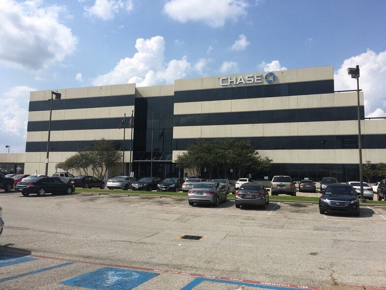 19747 N US 59 Hwy, Humble, TX à louer - Photo du bâtiment - Image 3 de 10