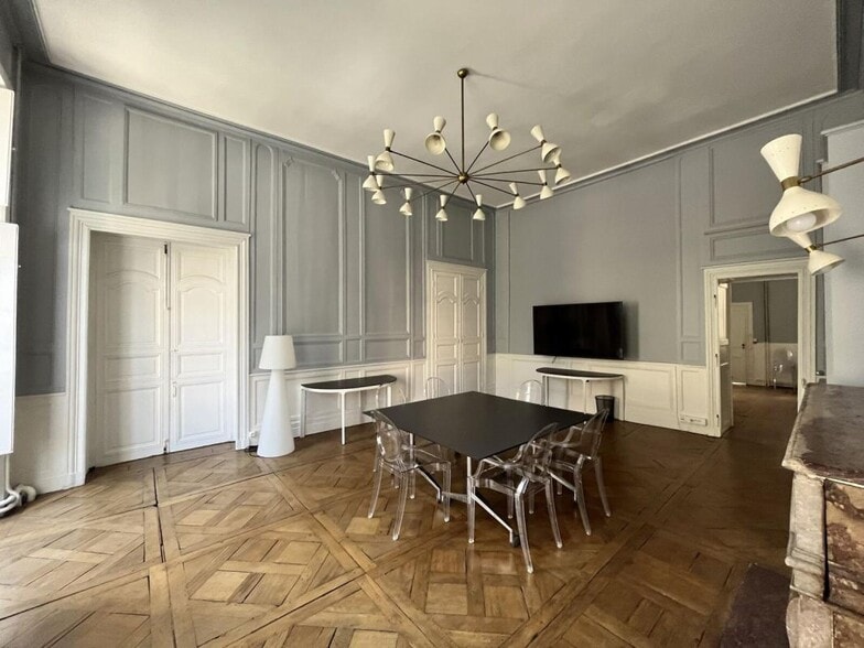 Office in Rennes for lease - Interior Photo - Image 3 of 24