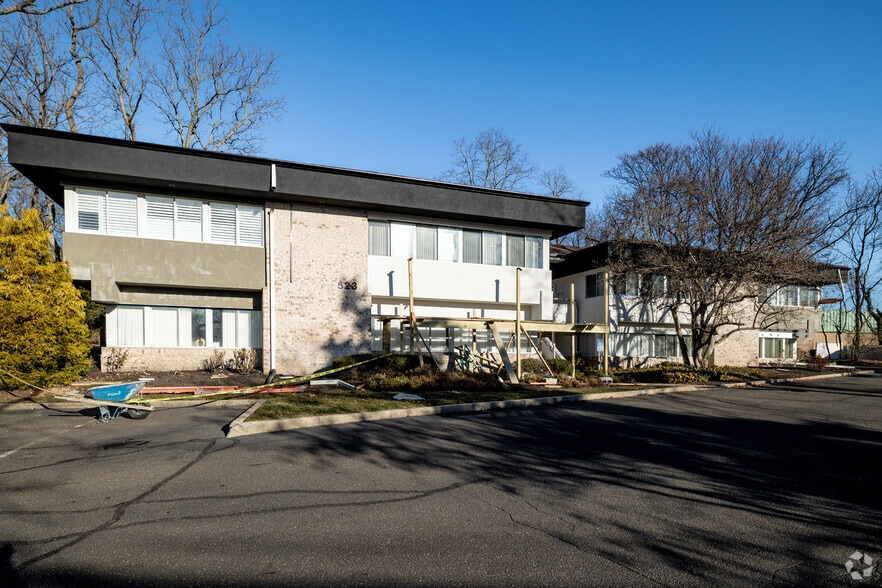 525 Townline Rd, Hauppauge, NY à louer - Photo du bâtiment - Image 2 de 8