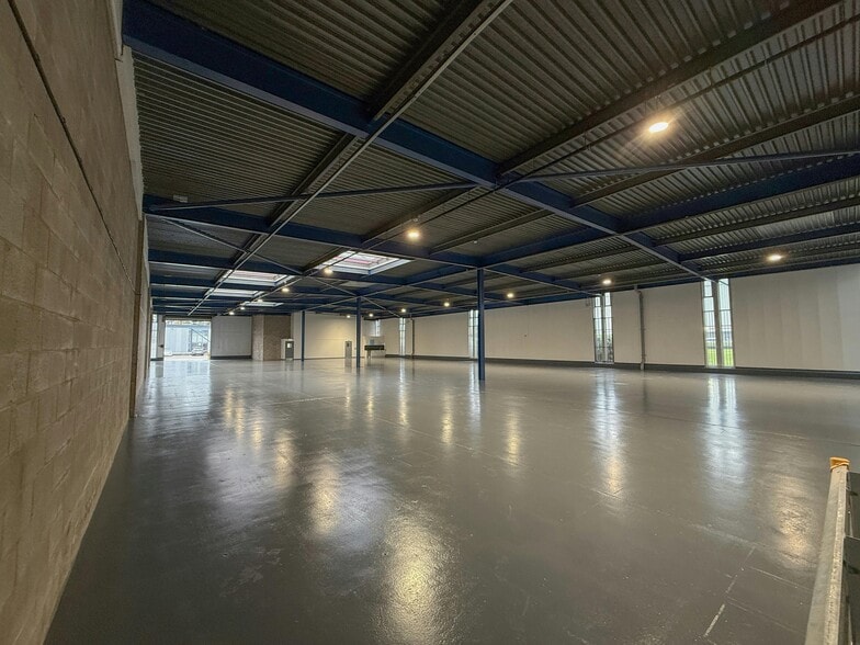 Calver Rd, Warrington for lease - Building Photo - Image 3 of 10