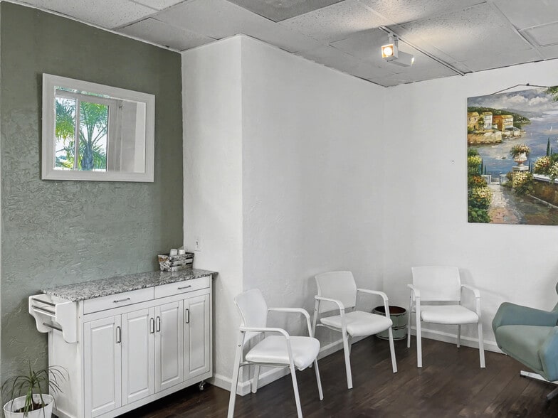 2101 S El Camino Real, Oceanside, CA for sale - Interior Photo - Image 2 of 12