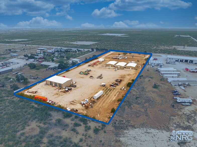 8700 S County Road 1210, Midland, TX à vendre - Photo du bâtiment - Image 2 de 22