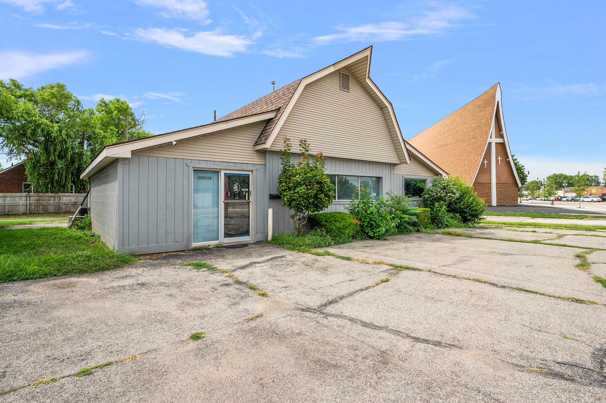 28445 Utica Rd, Roseville, MI à vendre Photo du bâtiment- Image 1 de 1