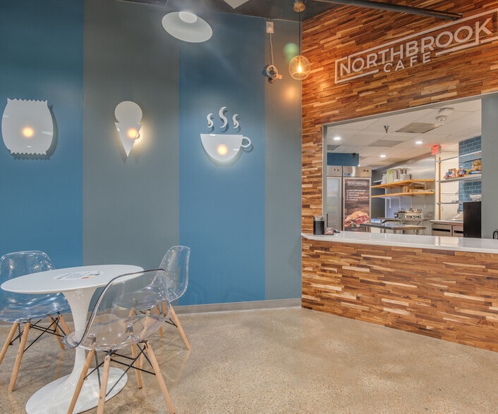 2351 W Northwest Hwy, Dallas, TX à louer - Photo intérieure - Image 3 de 5