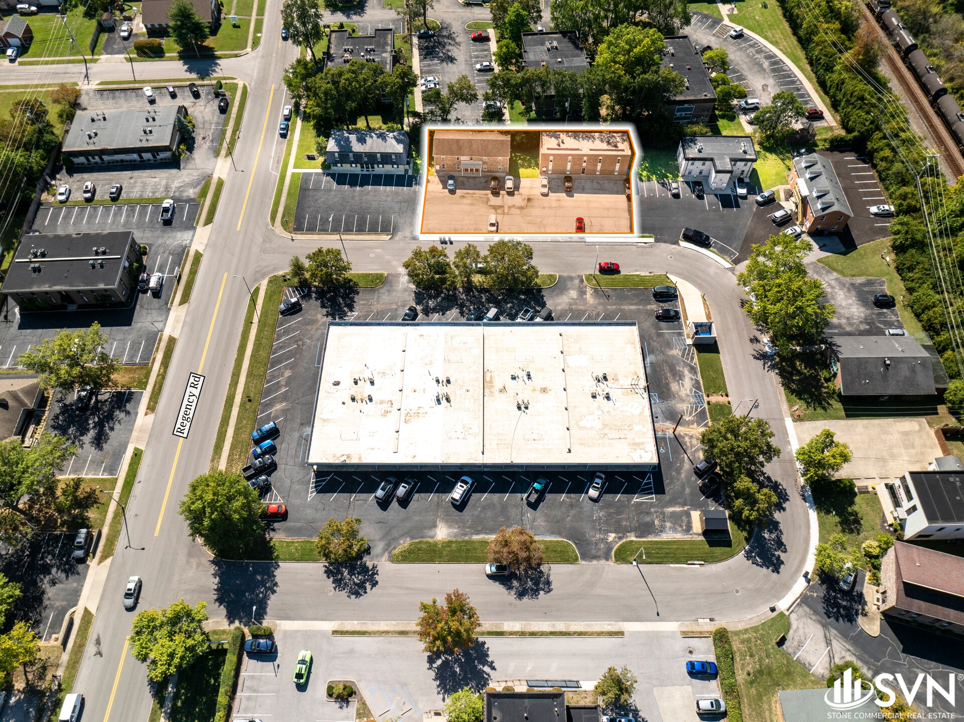 Regency Circle Office Portfolio portefeuille de 2 propriétés à vendre sur LoopNet.ca Photo principale- Image 1 de 29