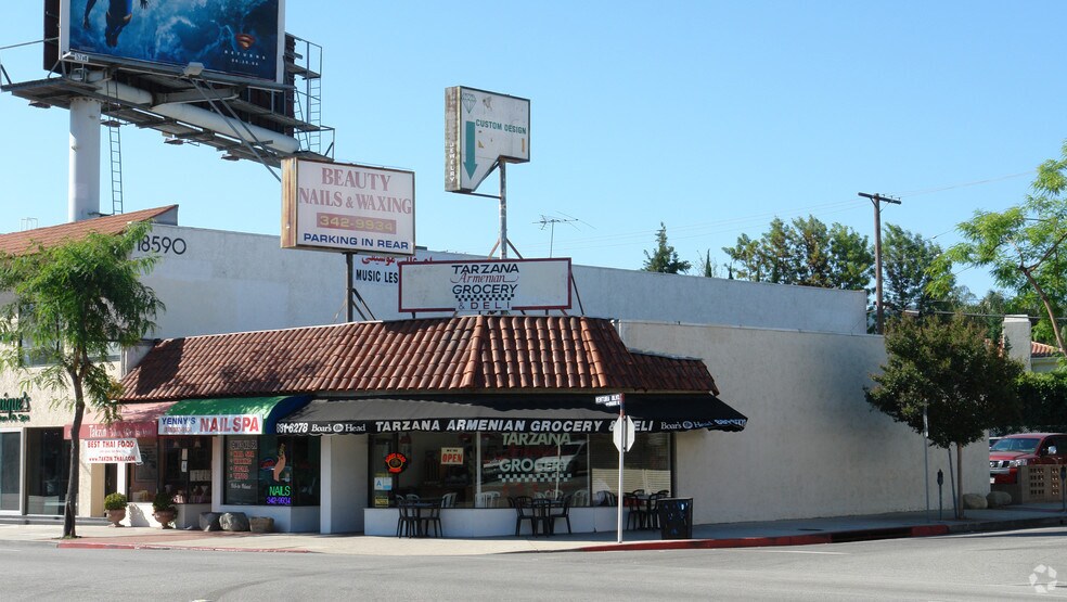 18596 Ventura Blvd, Tarzana, CA à louer - Photo principale - Image 1 de 9