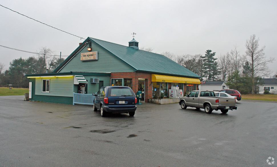 999 Main Rd, Holden, ME à vendre - Photo principale - Image 1 de 1