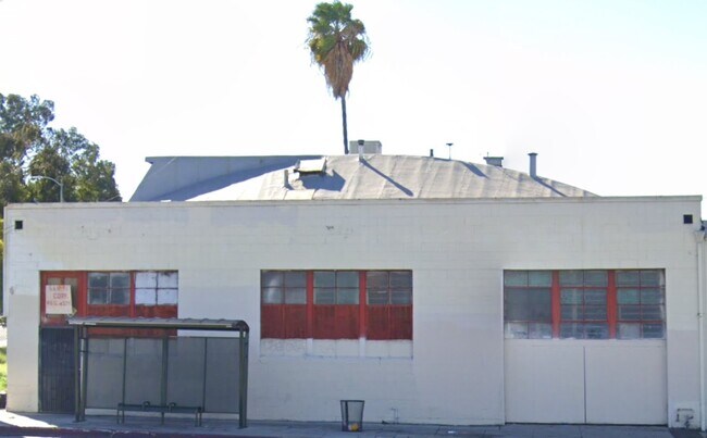 More details for 2824 N Main St, Los Angeles, CA - Industrial for Sale