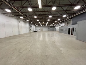 1301-1371 Saw Mill Run Blvd, Pittsburgh, PA for lease Interior Photo- Image 2 of 21