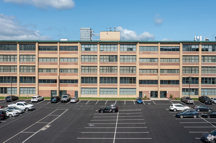 1 Sundial Ave, Manchester, NH for sale - Building Photo - Image 3 of 33