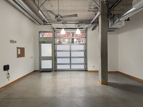 823 Hiawatha Pl S, Seattle, WA for lease Interior Photo- Image 2 of 6
