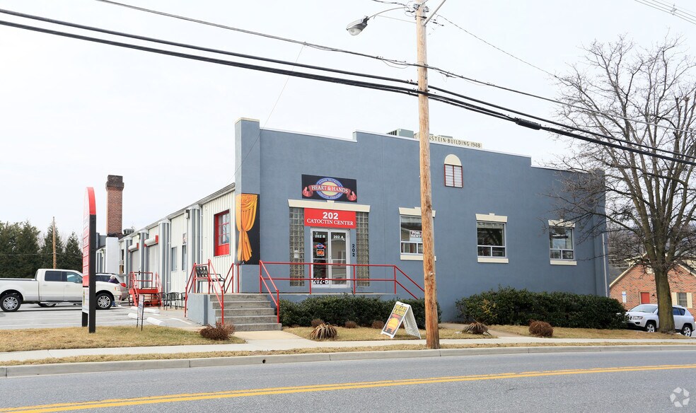 202 E Main St, Thurmont, MD for lease - Building Photo - Image 2 of 7