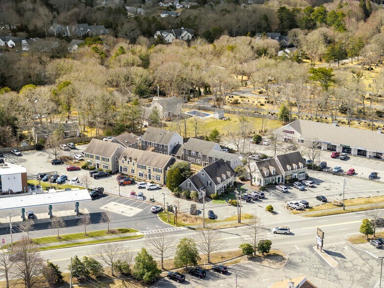 1645 Falmouth Rd, Centerville, MA for lease - Building Photo - Image 3 of 6