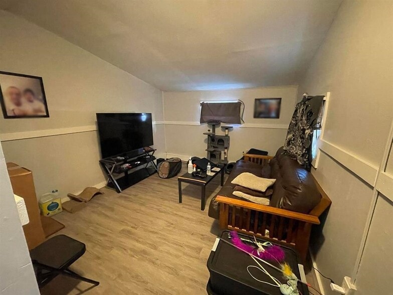 52 Chestnut Ave, Rutland, VT à vendre - Photo du bâtiment - Image 3 de 9