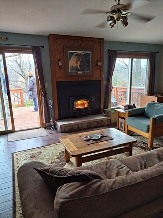 Plus de détails pour W2974 Elmore Dr, Campbellsport, WI - Spécialité à vendre