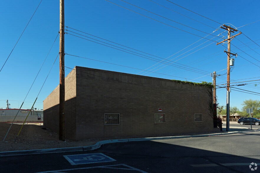 203 S Kino Pky, Tucson, AZ à louer - Photo du bâtiment - Image 2 de 3