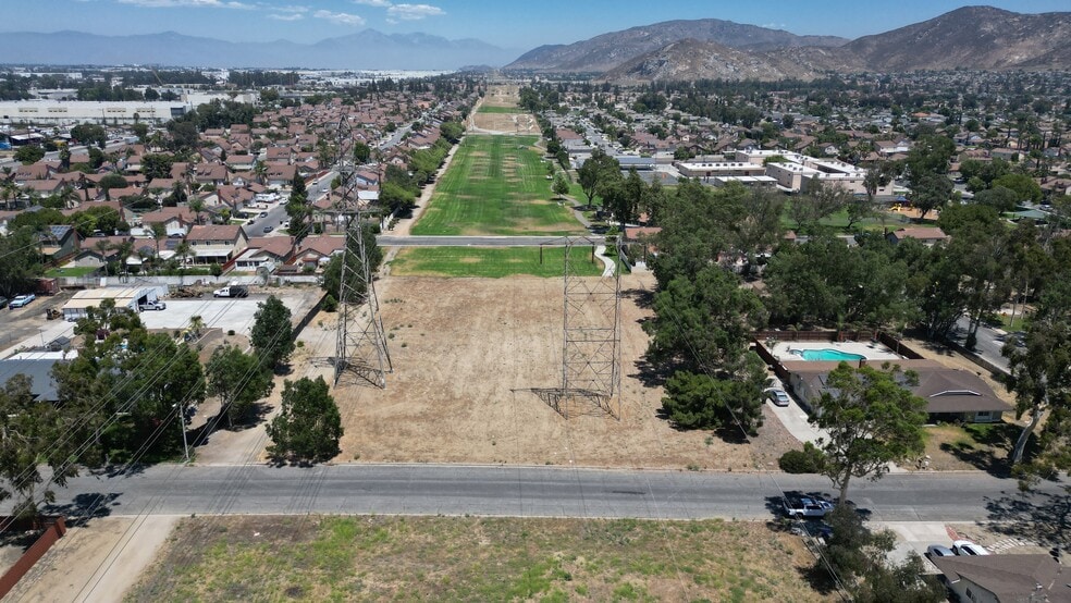 0 Ponderosa Avenue Ave, Fontana, CA à vendre - Photo du bâtiment - Image 3 de 14