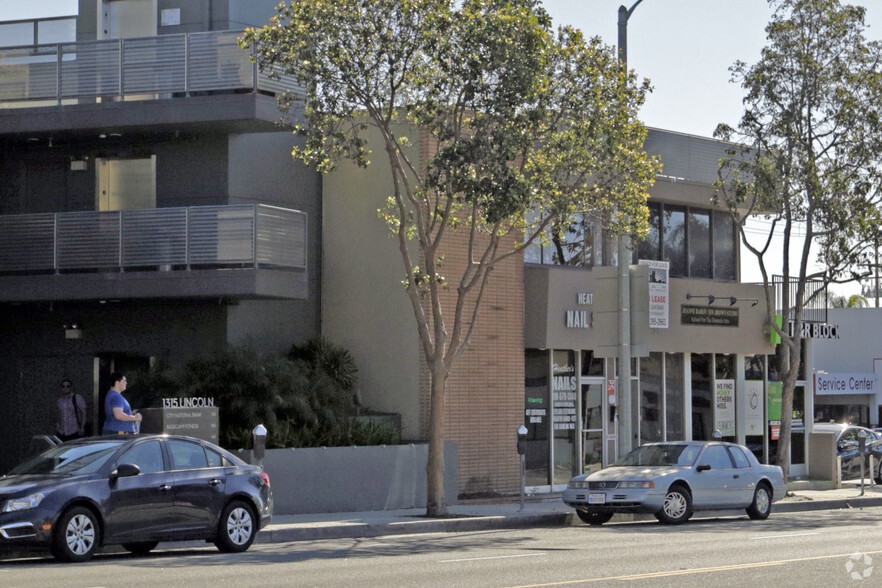 1323 Lincoln Blvd, Santa Monica, CA for lease - Building Photo - Image 3 of 7