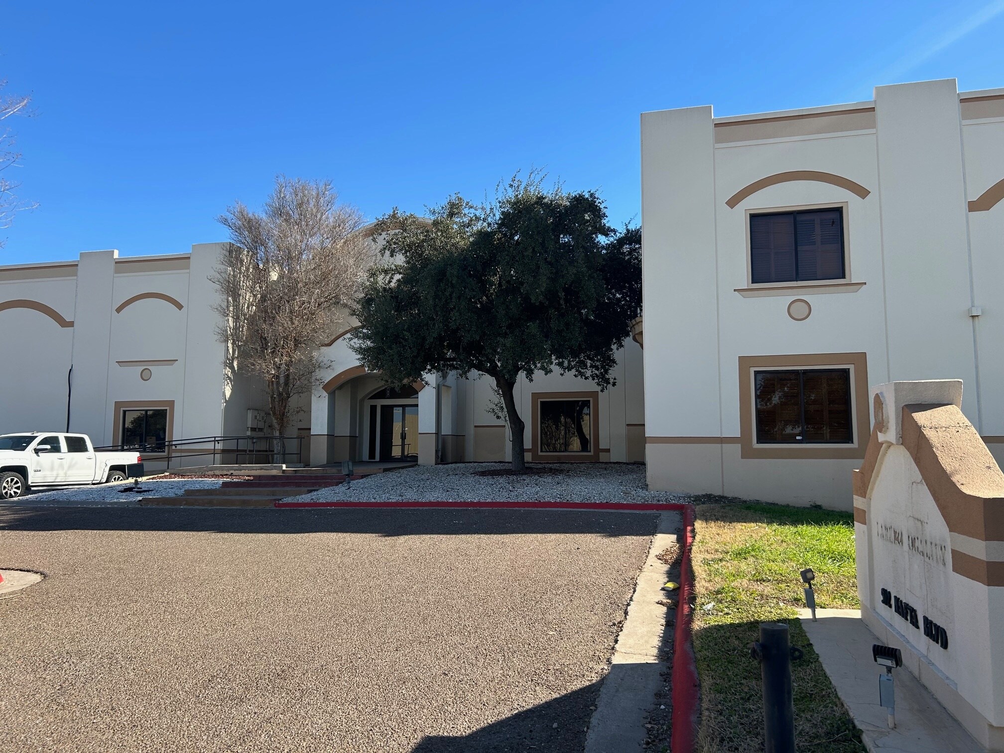 502 Nafta Blvd, Laredo, TX for lease Primary Photo- Image 1 of 2