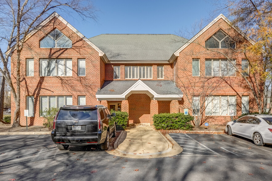 5040 Sadler Pl, Glen Allen, VA for lease - Building Photo - Image 1 of 12