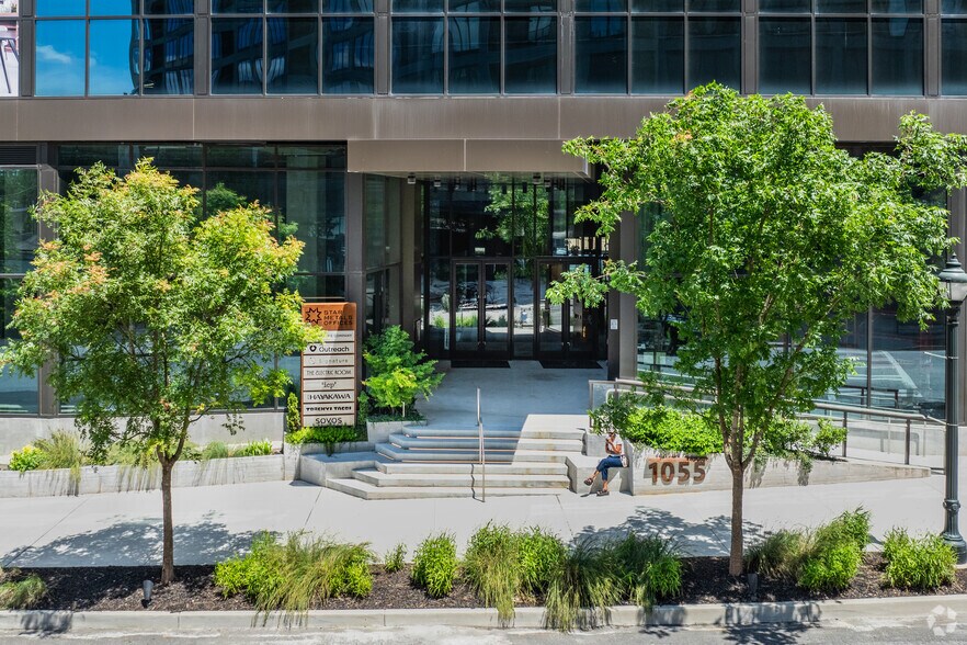 1055 Howell Mill Rd, Atlanta, GA à louer - Photo du bâtiment - Image 2 de 23