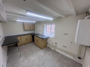 35-35A Kirk Gate, Newark for lease Interior Photo- Image 2 of 4