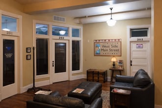 301 Washington St W, Charleston, WV à louer Photo intérieure- Image 2 de 3