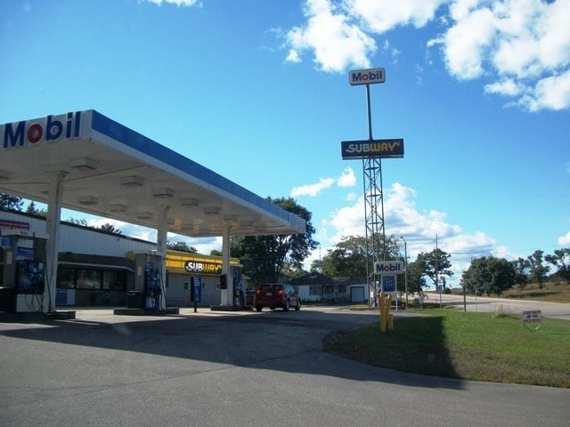 200 Hwy 12, Camp Douglas, WI à vendre - Photo du bâtiment - Image 2 de 30