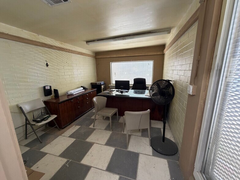 8438 San Fernando Rd, Sun Valley, CA à vendre - Photo du bâtiment - Image 2 de 8